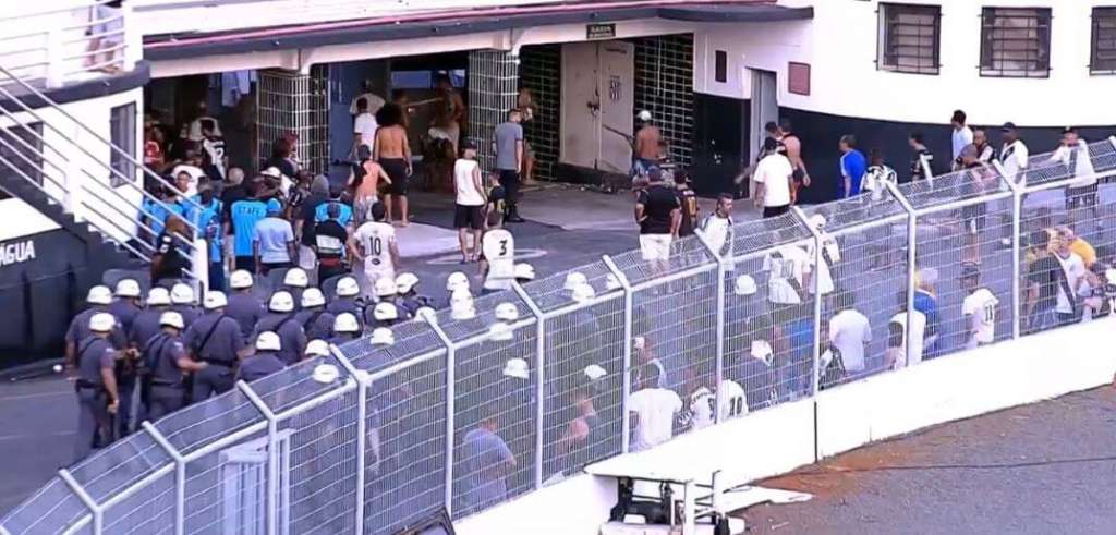 Houve confusão na saída da torcida pontepretana