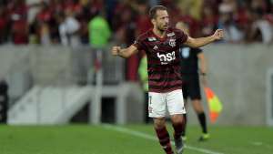 Everton Ribeiro admite cansaço e Arão vê falta de concentração do Fla em vitória