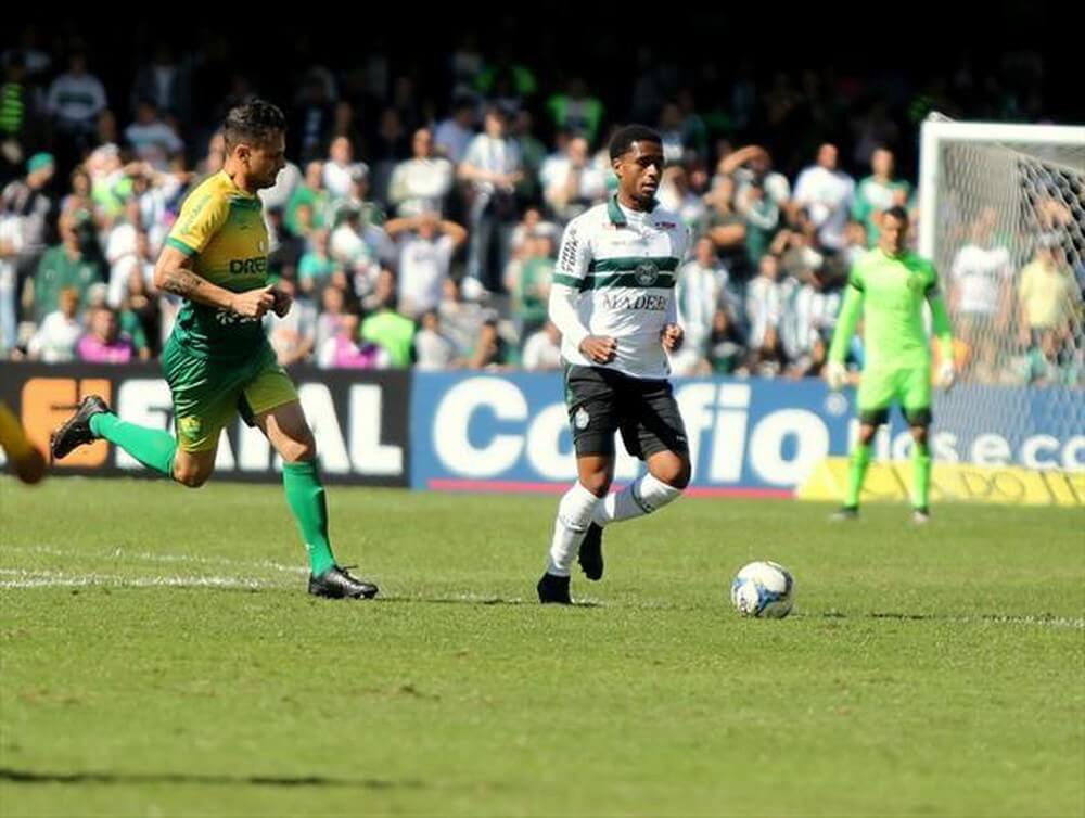 Série B: Sem ex-Ponte, Coritiba se prepara para jogo contra o Cuiabá