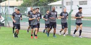 Série B: Luis Ricardo pede Figueirense 'mais ligado' e promete brigar contra Z4