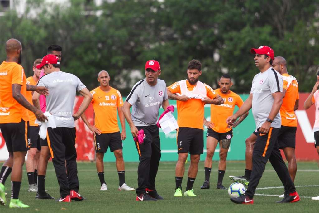 De olho no Gre-Nal, Inter terá reforço de Rodrigo Moledo contra o Athletico-PR