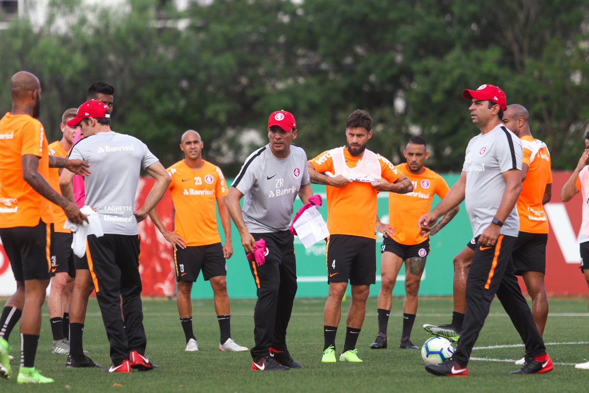 De olho no Gre-Nal, Inter terá reforço de Rodrigo Moledo contra o Athletico-PR