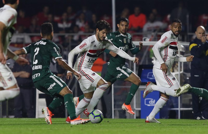 Palmeiras faz clássico contra o São Paulo de olho no líder Flamengo
