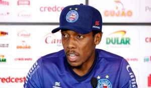 Recuperado de lesão, lateral do Bahia aponta pontos fortes do Santos