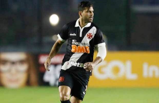 Henríquez volta a ficar fora de treino e deve desfalcar Vasco contra o Grêmio