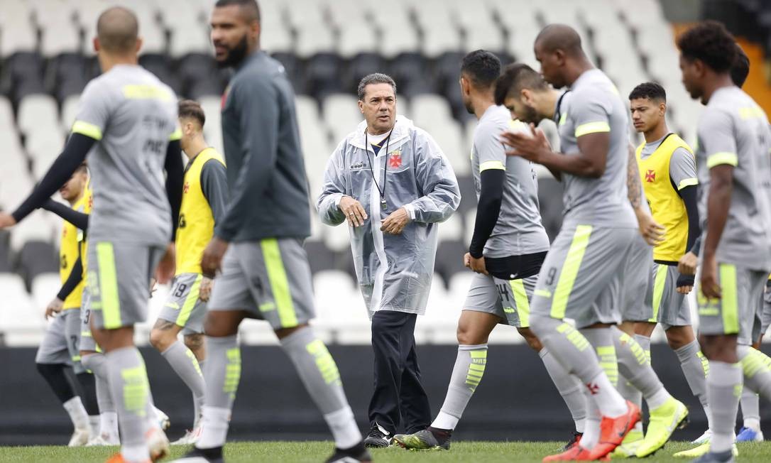 Vasco conta com força da torcida em São Januário para superar o Grêmio