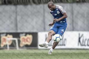 Artilheiro e autor de gol no turno, Sánchez deve voltar ao Santos contra o Bahia