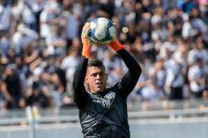 Ponte Preta nega ter cedido direitos de Ivan como garantia de empréstimo