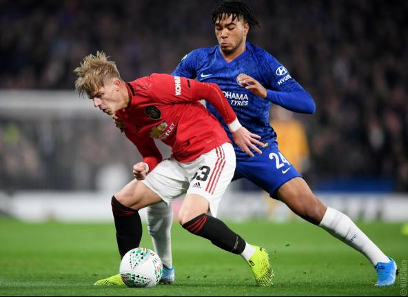 Manchester United elimina Chelsea na Copa da Liga Inglesa e alivia má fase