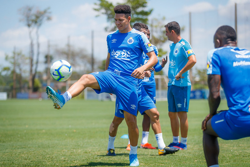 Para recuperar a paz e até o sono, Cruzeiro tenta deixar a zona de rebaixamento