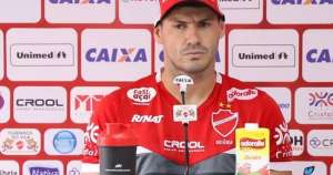 Com time na degola da Série B, zagueiro acredita que falta fé para as coisas melhorarem