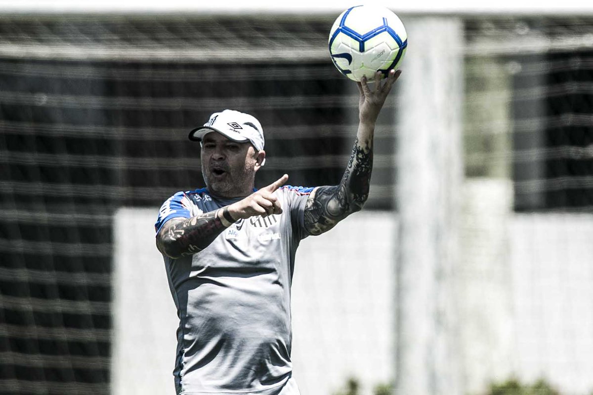 Sampaoli evita confirmar permanência no Santos e critica planejamento