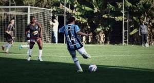Lesionada em treino, jogadora cobra que Grêmio pague cirurgia; clube nega vínculo