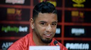 Série B: Lateral ex-São Paulo estreia pelo Sport e ganha elogios de Guto