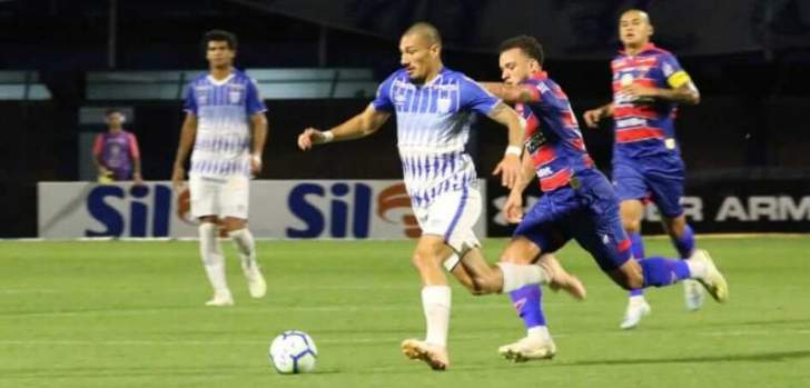 Pela honra, Avaí visita o Goiás com desfalques e retorno do zagueiro Betão