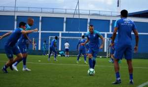 Betão descarta 'corpo mole' e revela reunião entre jogadores e diretoria no Avaí