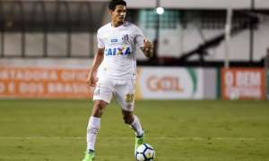 Observado por agente, zagueiro revela que pode deixar Santos no fim do ano