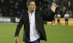 De volta, Rossi exalta peso de Vasco vencer clássico em reta final do Brasileirão