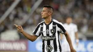 Botafogo pode contar com retorno de volante contra o Santos