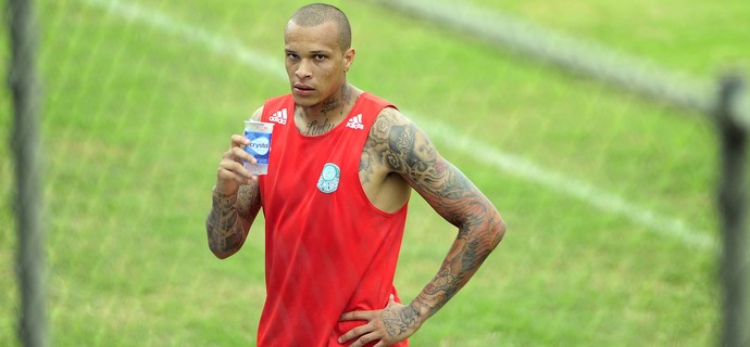 Meia com rodagem internacional reforça o Noroeste para o Paulista A3