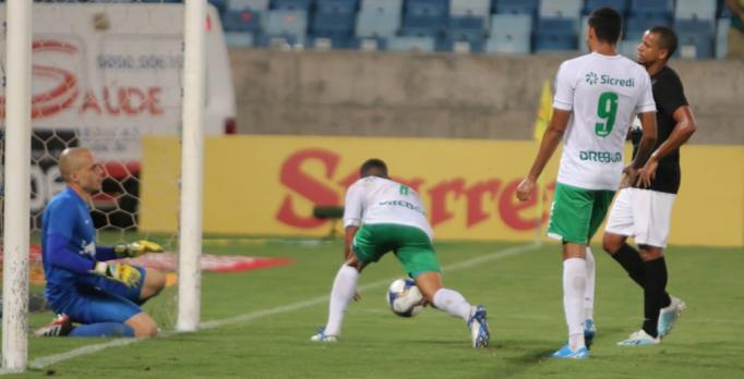 Olha o primeiro gol do Cuiabá em cima do Bragantino