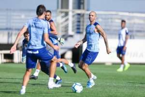 Com cinco reforços, Renato Gaúcho fecha treino e define escalação para o Gre-Nal