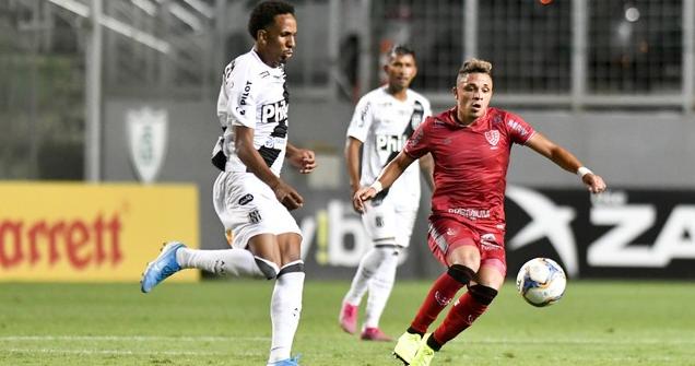 Lucas Mineiro marcou bastante. Foto: Mourão Panda