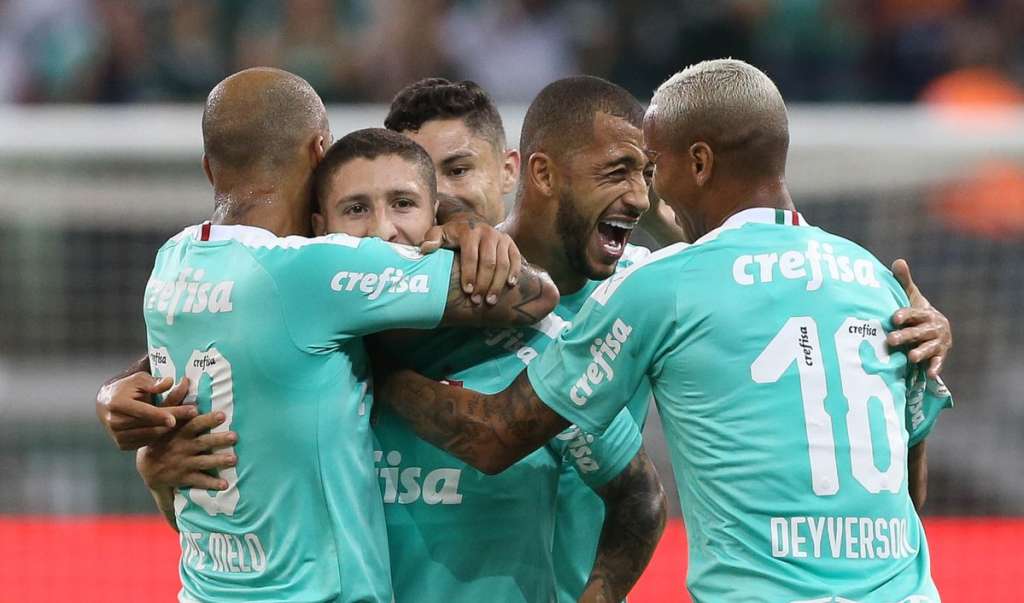 Palmeiras venceu e segue na cola do líder Fla