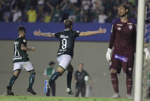 Goiás 2 x 0 Avaí - Com gols no fim, Esmeraldino afunda rival e cola no G-7