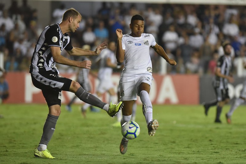 Para jogadores, vacilo no início foi fatal e dividem culpa no Botafogo