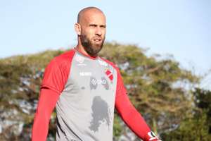 Série B: Schülle decide sacar goleiro titular do Vila Nova: 'É para o bem do atleta'