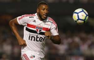 Volante celebra volta ao São Paulo e diz: 'Fui afastado injustamente'