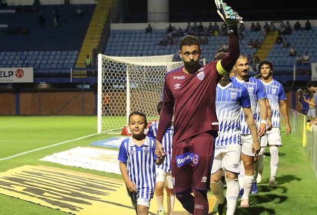 Avaí perde goleiro por suspensão para jogo contra o Santos