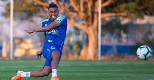 Fora do time do Cruzeiro há cinco rodadas, Pedro Rocha volta aos treinamentos