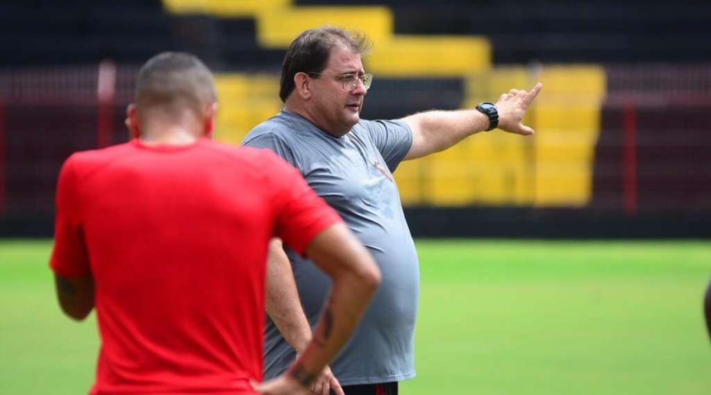 Guto Ferreira espera casa cheia no sábado (Foto: Sport Recife)