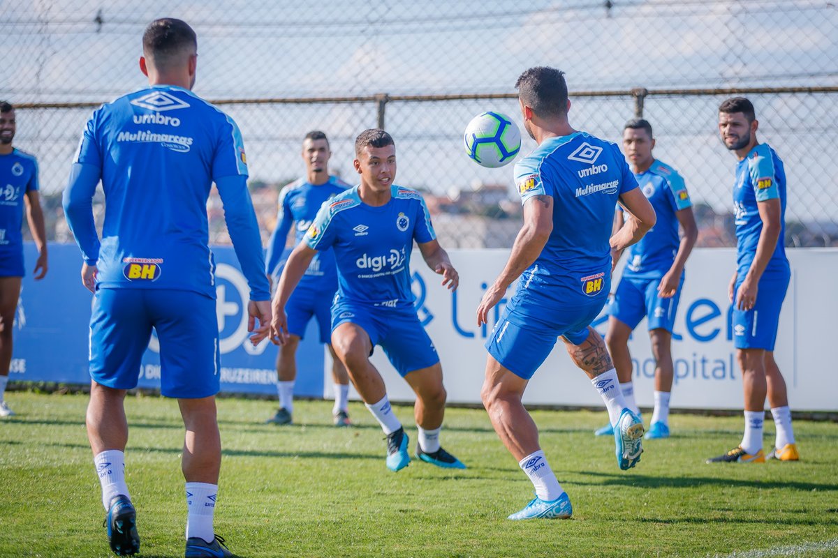 Sem Thiago Neves e Éderson, Cruzeiro encerra preparação para jogo em Curitiba