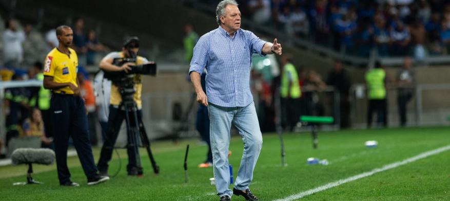 Problemas para Abel Braga? (Foto: Cruzeiro / Divulgação)