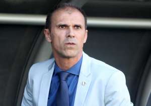 Milton Mendes revela verdade e promete processar  : 'Tem alguma coisa errada por trás'