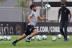 Com interino Coelho, Corinthians promete novo comportamento contra Fortaleza