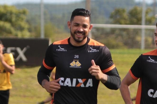 Série B: Em tratamento, goleiro não tem previsão de retorno no Criciúma