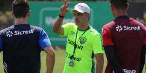 Marcelo Chamusca elogia inteligência do Cuiabá na Série B e na hora dos gols