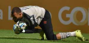 Após vitória na Ressacada, Everson ainda confia no Santos na caça ao Flamengo