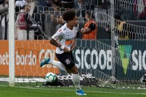 Junior Urso admite incômodo com críticas de Carille ao Corinthians