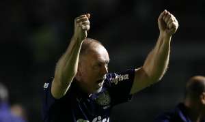 Com vitória, Mano Menezes celebra estratégia e titulares descansados no Palmeiras