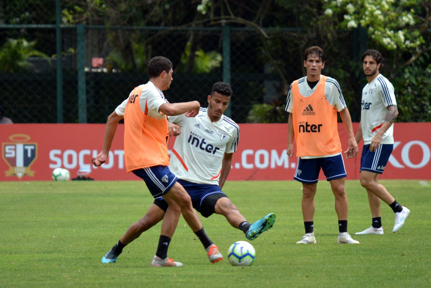 Em reencontro de Diniz com o Fluminense, São Paulo busca vitória para seguir no G-4