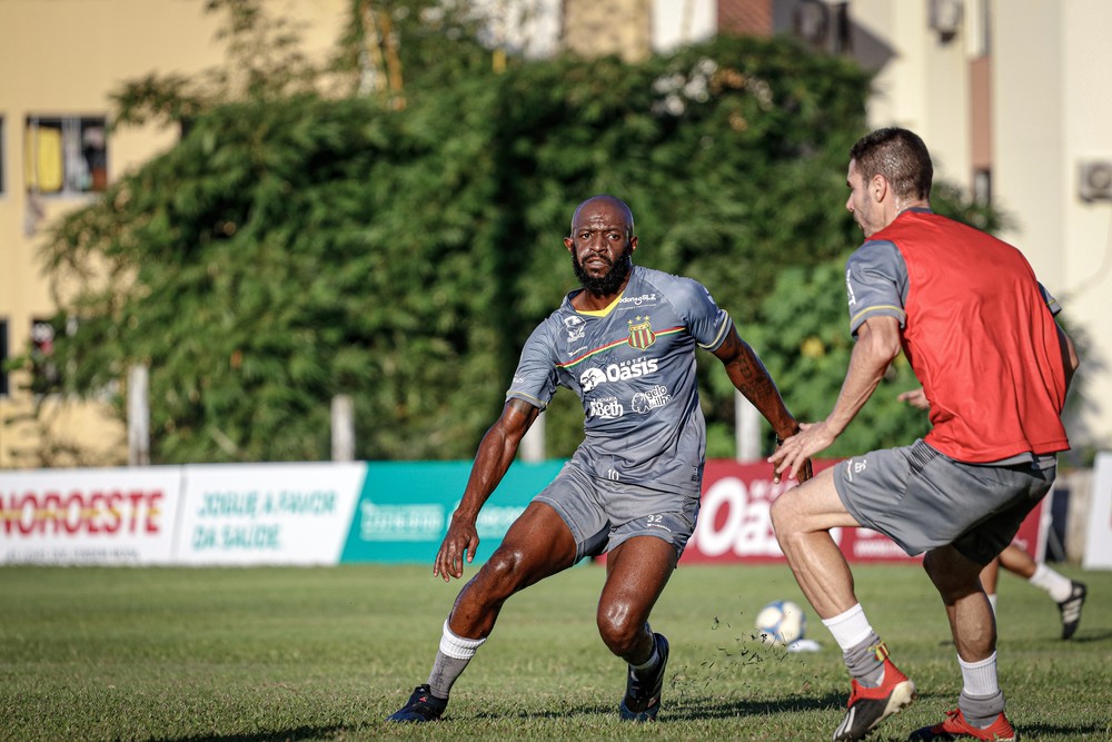 Zagueiro deixa o Sampaio Corrêa e encaminha acerto com time do Paulistão