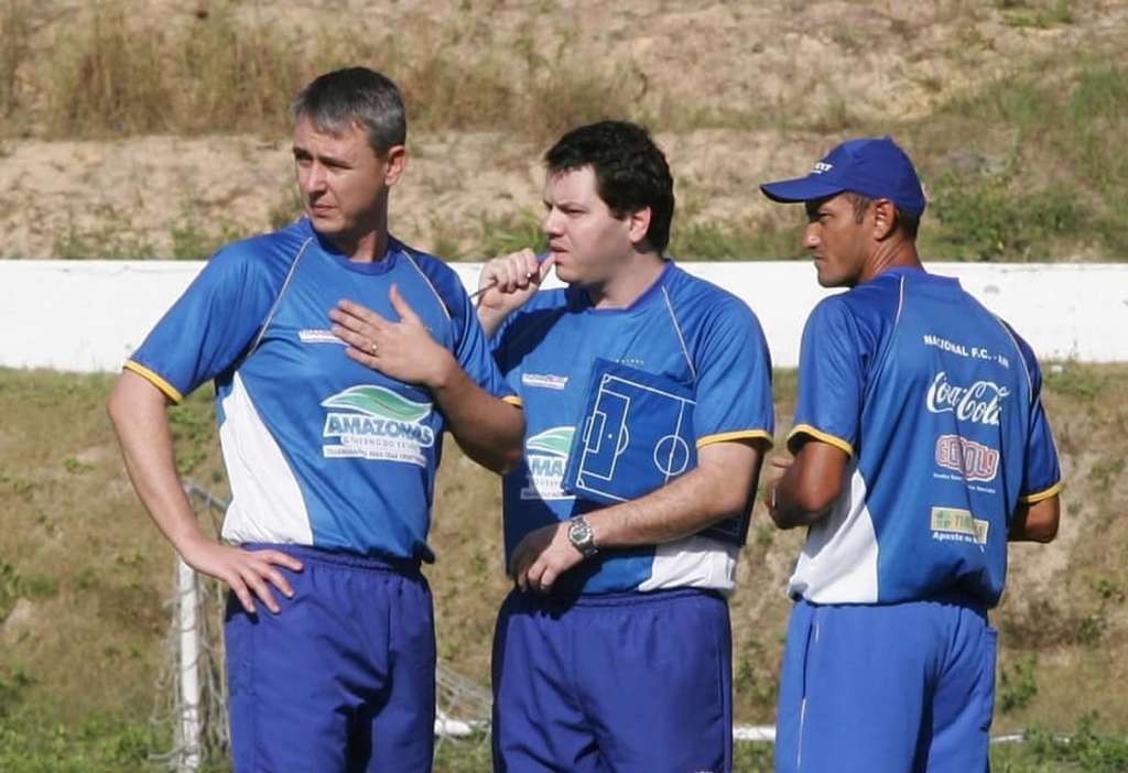 Tiago Nunes e Tarcísio Pugliese trabalhando juntos no Nacional de Manaus em 2011