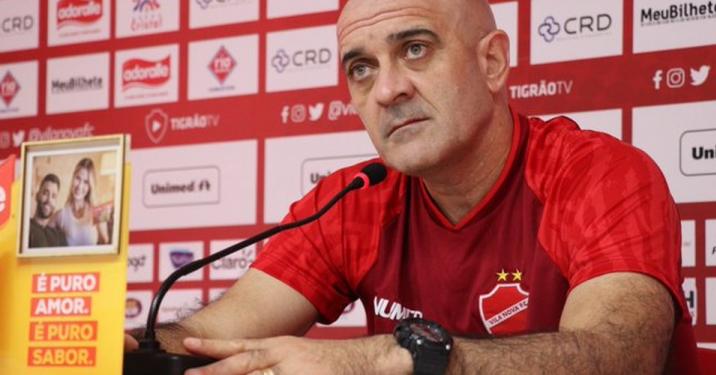 Se não fizer “molecagem” de novo, Vila Nova terá retorno de lateral