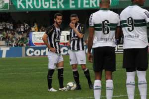 Figueirense x Coritiba - Por G-4, Coxa tenta afundar rival na degola da Série B