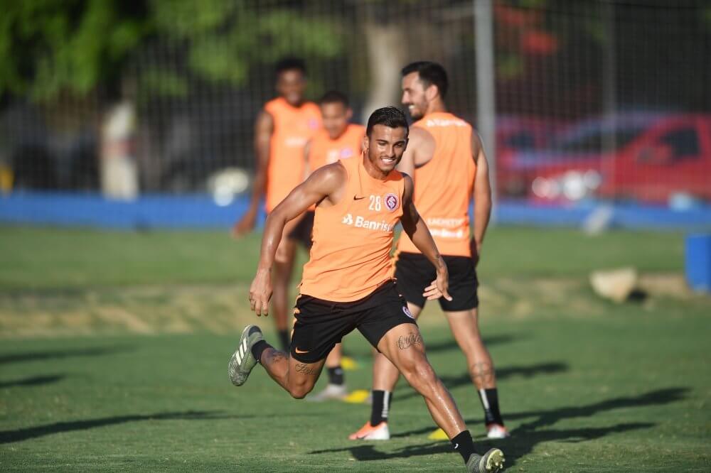 Após nova derrota, atacante do Inter cobra “vergonha na cara”